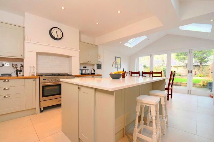 5 Bedroom Terraced House To Rent In Hydethorpe Road, London, SW12