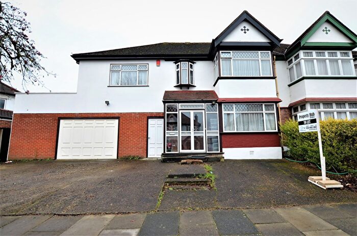 6 Bedroom Flat To Rent In Paxford Road, Wembley, HA0