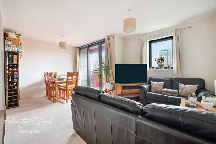 2 Bedroom Flat For Sale In Drayton Park, London, N5