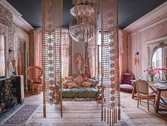 2 Bedroom Flat To Rent In Randolph Avenue, London, W9