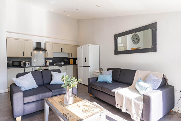 4 Bedroom Terraced House To Rent In St Clements Lane, Exeter, EX4