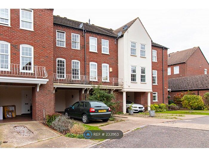 3 Bedroom Terraced House To Rent In Post Lane, Twickenham, TW2