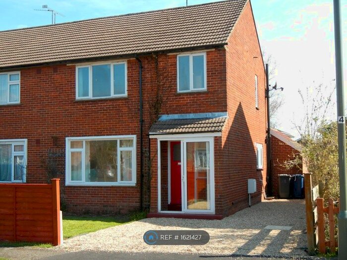 3 Bedroom Semi-Detached House To Rent In Baldreys, Farnham, GU9