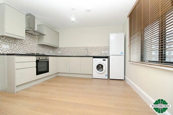 1 Bedroom Flat To Rent In A High Road, London, N12