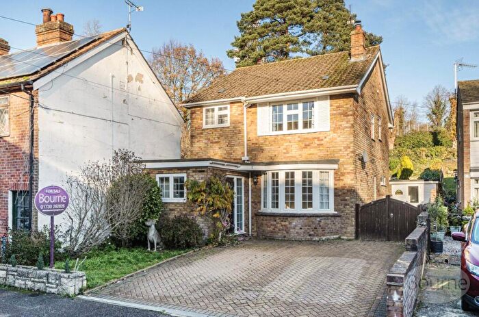4 Bedroom Detached House For Sale In Madeline Road, Petersfield, Hampshire, GU31