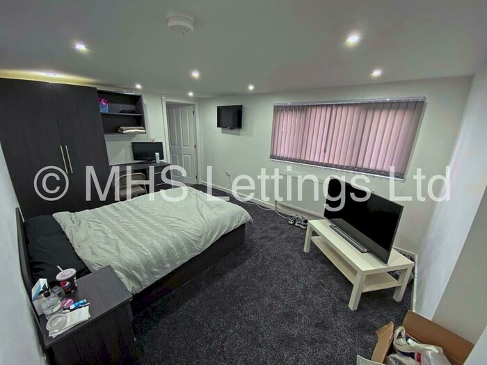 1 Bedroom Penthouse To Rent In Double Room, Flat, Kensington Terrace, Leeds, LS6