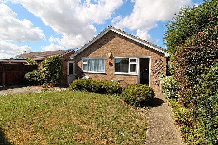 2 Bedroom Detached Bungalow For Sale In Derwent Avenue, Ramsgate, CT11