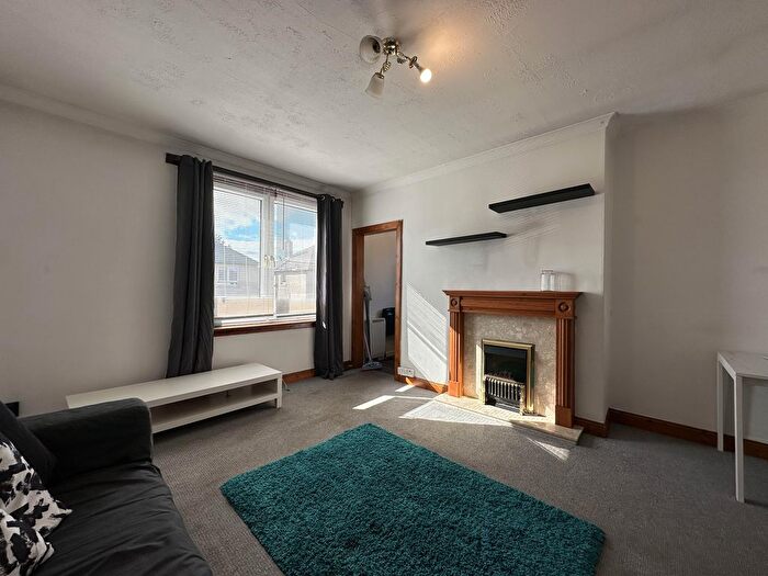 2 Bedroom Flat To Rent In Tullos Crescent, Aberdeen, AB11