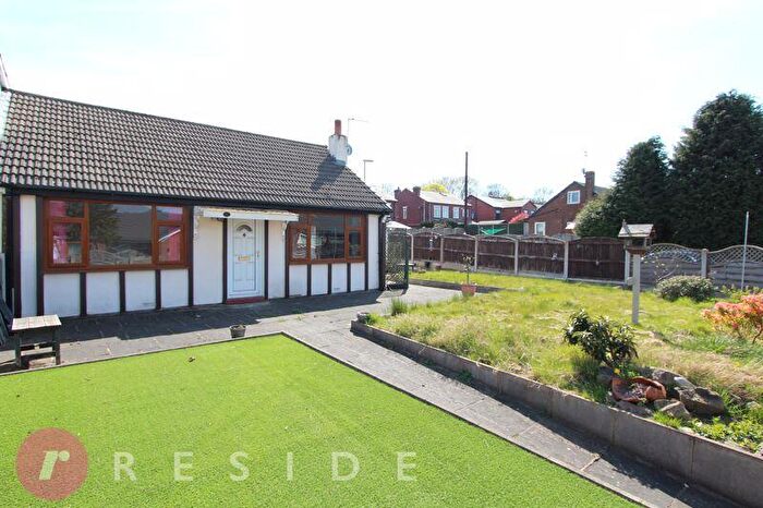 2 Bedroom Semi-Detached Bungalow For Sale In Egremont Road, Milnrow, Rochdale, OL16