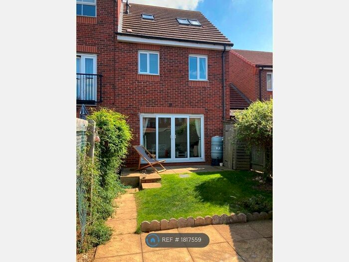 3 Bedroom Semi-Detached House To Rent In Cherwell Gardens, Bingham, Nottingham, NG13