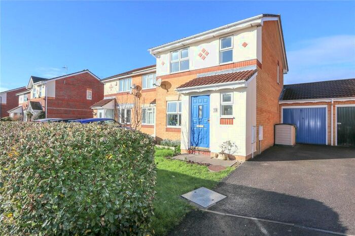3 Bedroom End Of Terrace House To Rent In Linden Drive, Bradley Stoke, Bristol, South Gloucestershire, BS32