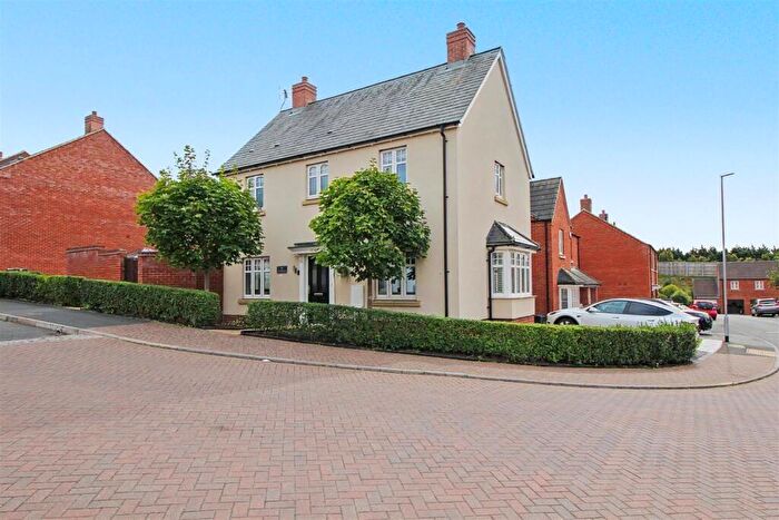 4 Bedroom Detached House For Sale In Station Road, Thrapston, Kettering, NN14