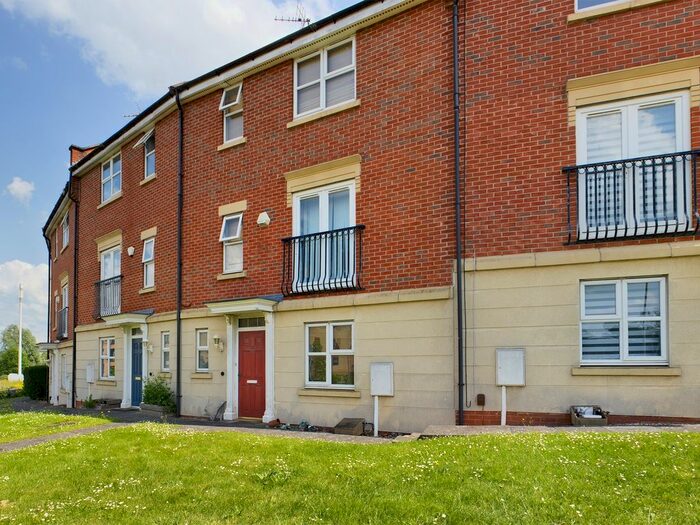 5 Bedroom Town House To Rent In Sandhills Avenue, Leicester, LE5