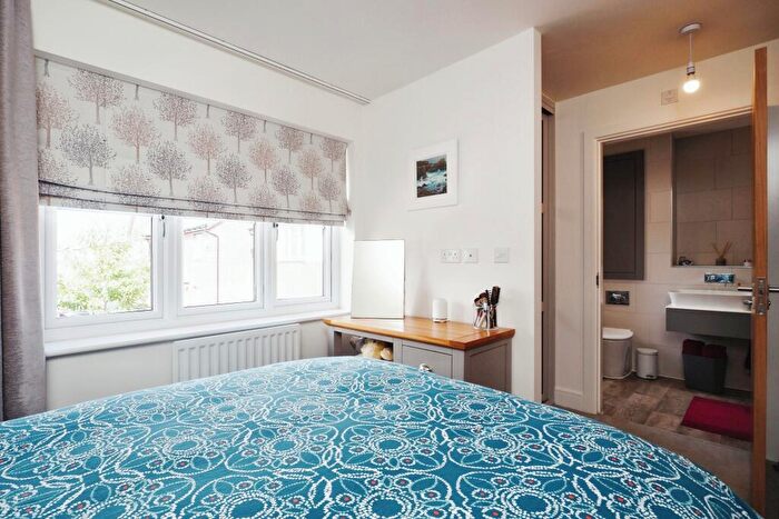 3 Bedroom Detached House For Sale In Heartwood Close, Wollaton, Nottinghamshire, NG8