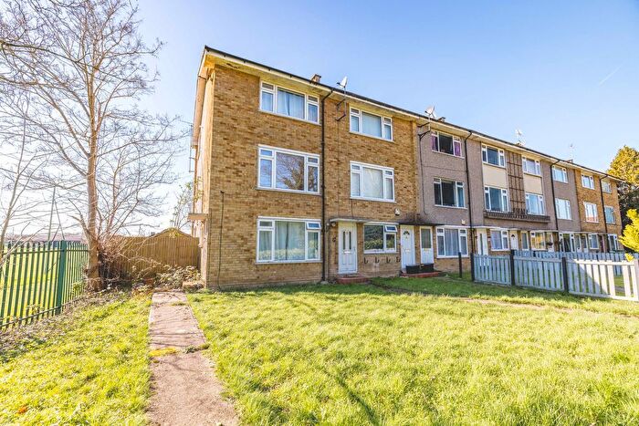 2 Bedroom Maisonette For Sale In St Davids Close, Iver Heath, SL0