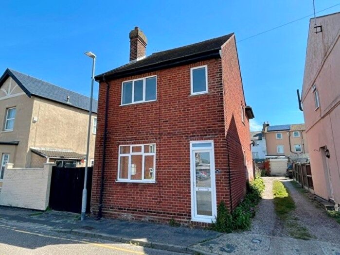 2 Bedroom Detached House For Sale In North Street, Walton On The Naze, Essex, CO14