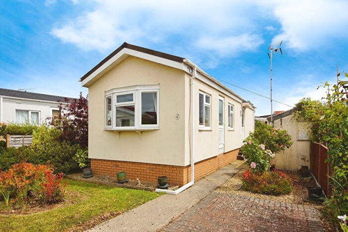 2 Bedroom Property For Sale In Berkeley Vale Park, Berkeley, Gloucestershire, GL13