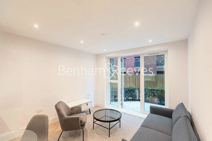 1 Bedroom Apartment To Rent In Memorial Avenue, Slough, SL1