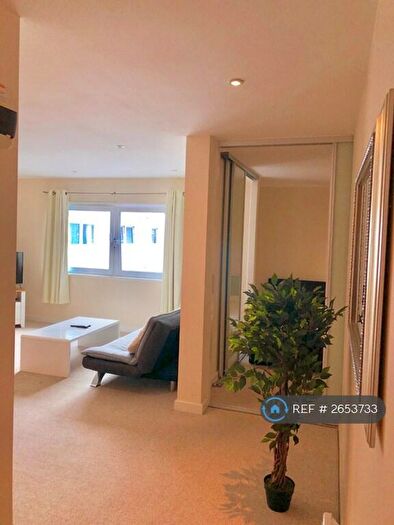 1 Bedroom Flat To Rent In Beckhampton Street, Swindon, SN1