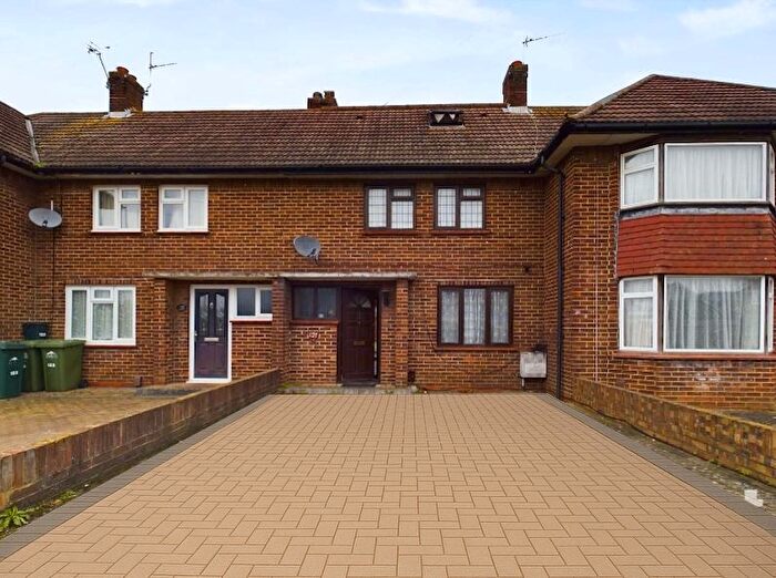 3 Bedroom Terraced House For Sale In Station Crescent, Ashford, Surrey, TW15