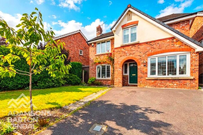 4 Bedroom Detached House For Sale In Richmond Close, Burnedge, OL16