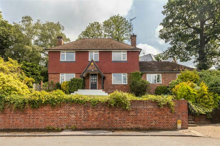 5 Bedroom House To Rent In Kingswood Close, Weybridge, Surrey, KT13