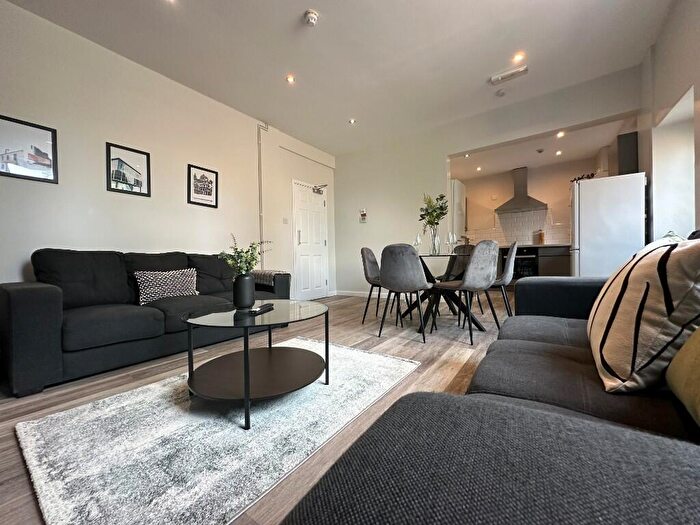 6 Bedroom Apartment To Rent In Newbould Lane, Sheffield, S10