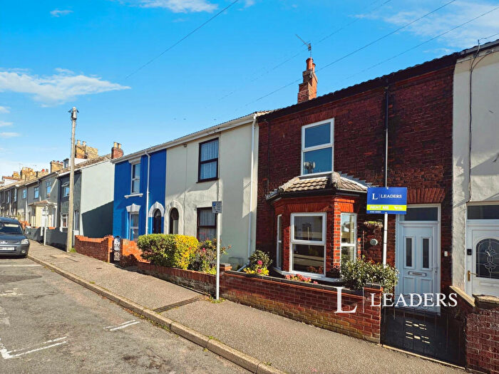 3 Bedroom House To Rent In Princes Road, NR32