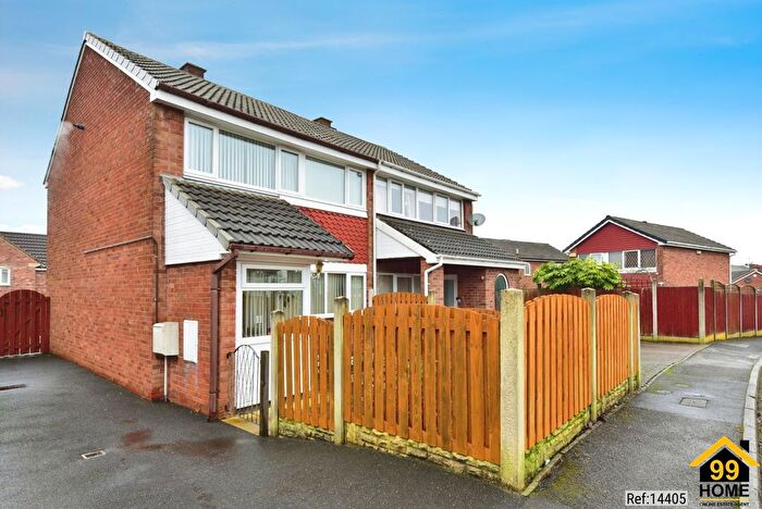 3 Bedroom Semi-Detached House For Sale In Moss Drive, Nr Sheffield, S21