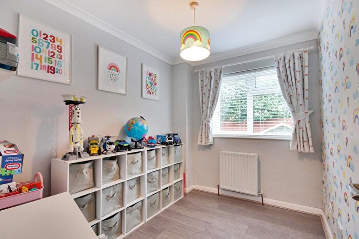 4 Bedroom Detached House For Sale In Studley Crescent, Longfield, Kent, DA3