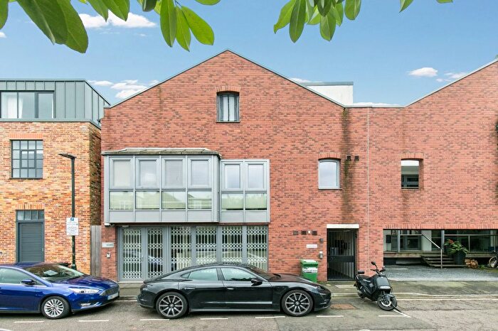 1 Bedroom Flat To Rent In Glentham Road, Barnes, SW13