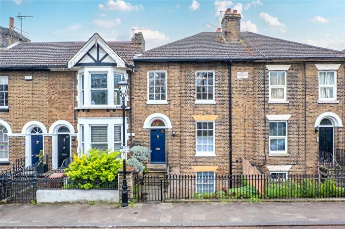 5 Bedroom Terraced House For Sale In Mill Road, Gillingham, Kent, ME7