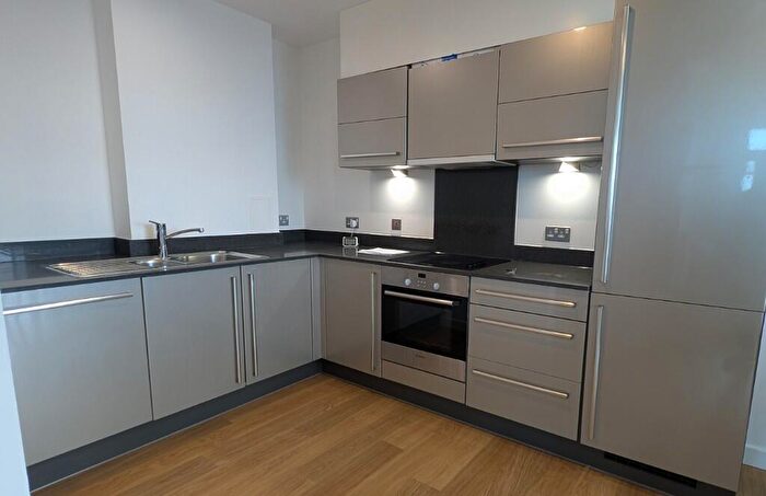 3 Bedroom Apartment To Rent In Salton Square, London, E14