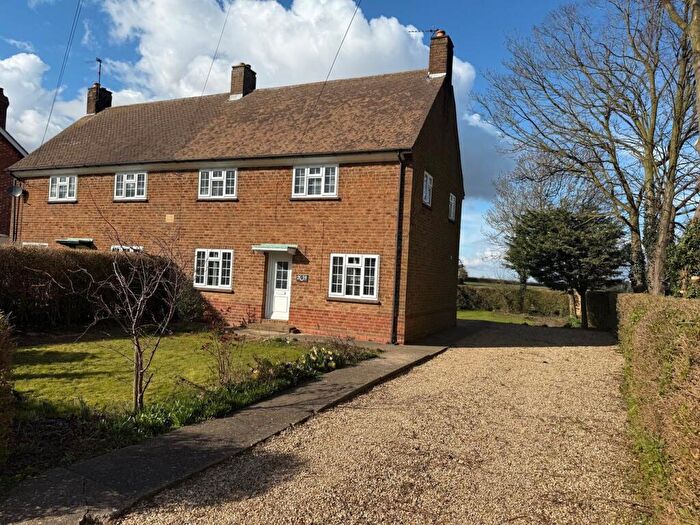 3 Bedroom Semi-Detached House For Sale In Fen Road, Dowsby, Bourne, PE10