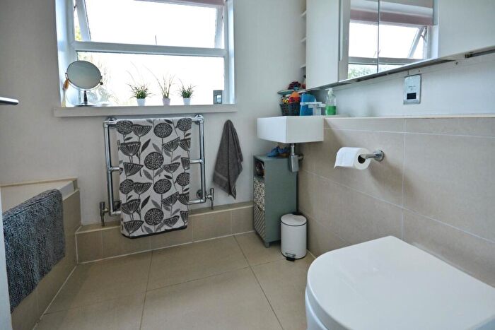 3 Bedroom Terraced House For Sale In Rye Road, Hoddesdon, EN11
