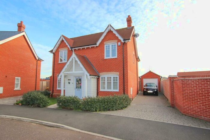 4 Bedroom Detached House To Rent In Panache Road, Colchester, CO4