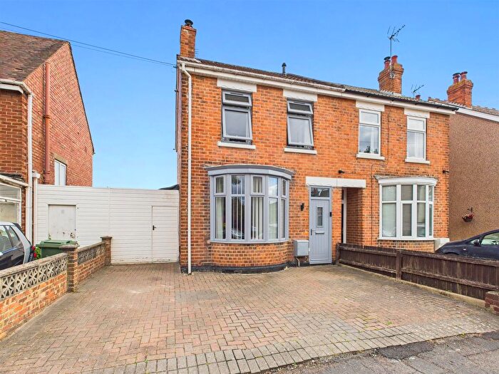 3 Bedroom Semi Detached House For Sale In Gladstone Road, Linden, Gloucester, GL1
