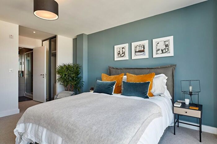 2 Bedroom Apartment To Rent In The Whitmore Collection, Newhall Walk, B3