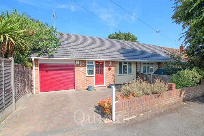2 Bedroom Semi-Detached Bungalow For Sale In The Redinge, Billericay, CM11