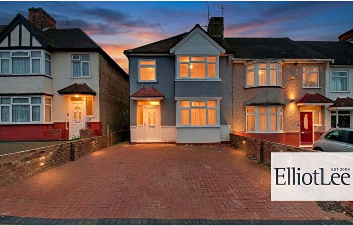 3 Bedroom Semi Detached House To Rent In Egerton Road, Wembley, HA0