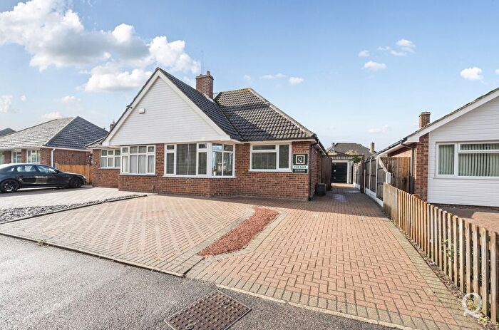 2 Bedroom Bungalow For Sale In Minterne Avenue, Sittingbourne, Kent, ME10