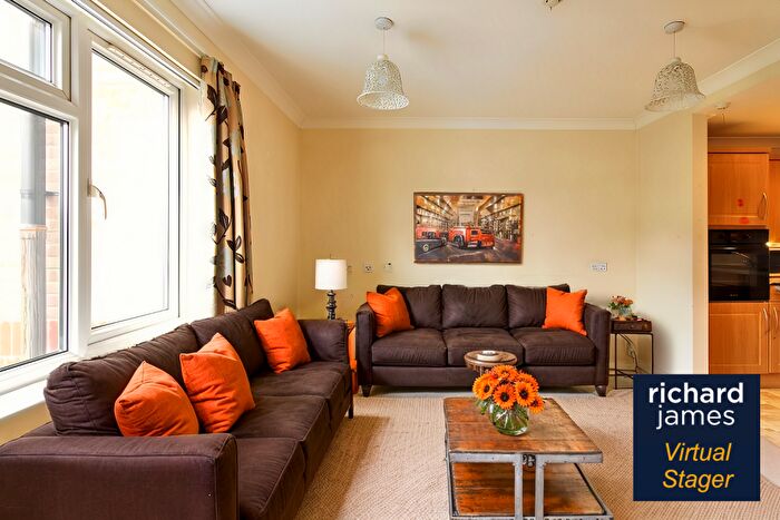 2 Bedroom Apartment For Sale In Stanton Lodge, Kingsdown Road, Swindon, SN3