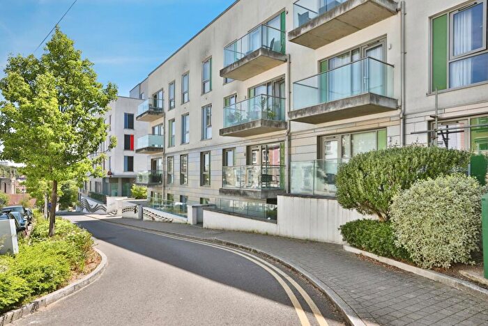 2 Bedroom Flat For Sale In Upper Terrace Road, Bournemouth, Dorset, BH2