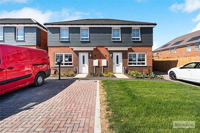 3 Bedroom Property To Rent In Chaffinch Gardens, Yapton, Arundel, BN18