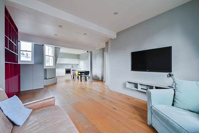 2 Bedroom Flat To Rent In Hanson Street, Fitzrovia, London, W1W