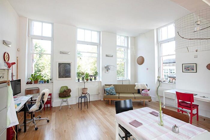 2 Bedroom Flat For Sale In St. Giles Road, Camberwell, SE5