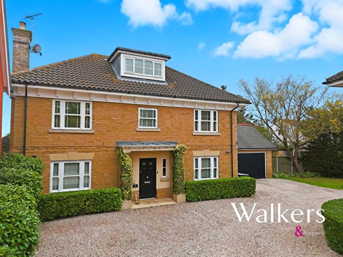 4 Bedroom Detached House For Sale In Barn Mead, Galleywood, Chelmsford, CM2