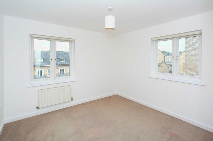 2 Bedroom Flat To Rent In Flat Toulouse House, Cassio Place, Watford, Hertfordshire, WD18
