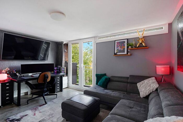 1 Bedroom Flat For Sale In Grangedale Close, Northwood, HA6