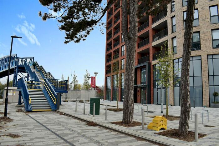 1 Bedroom Flat To Rent In Merrick Road, Southall, UB2